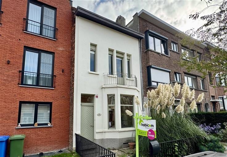 Prachtig Huis te Koop in Hoboken: Ontdek deze Charmante Woning met Tuin