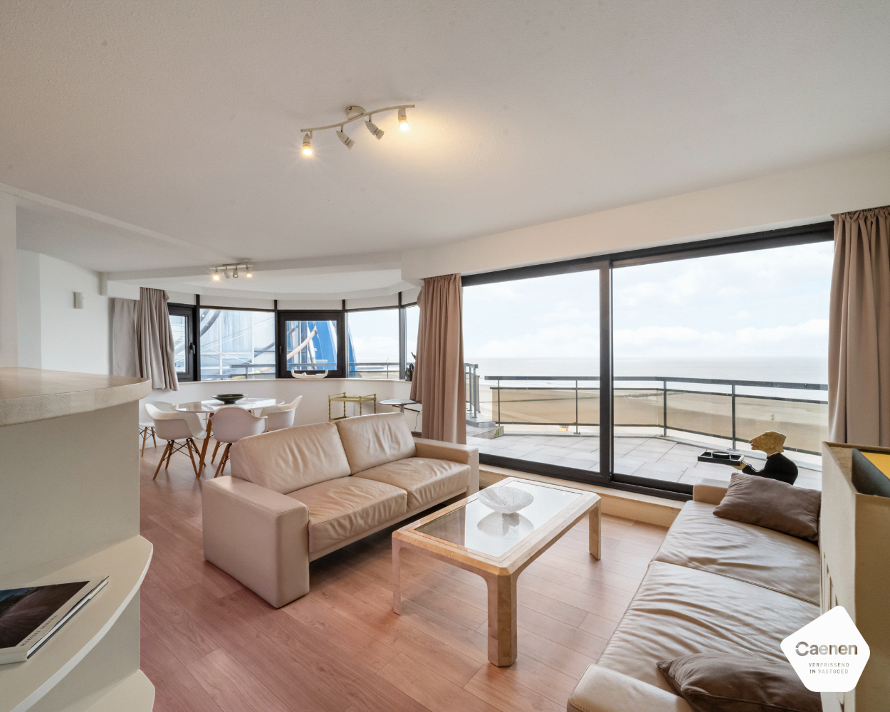 Luxe appartement te koop aan zee met adembenemend zeezicht