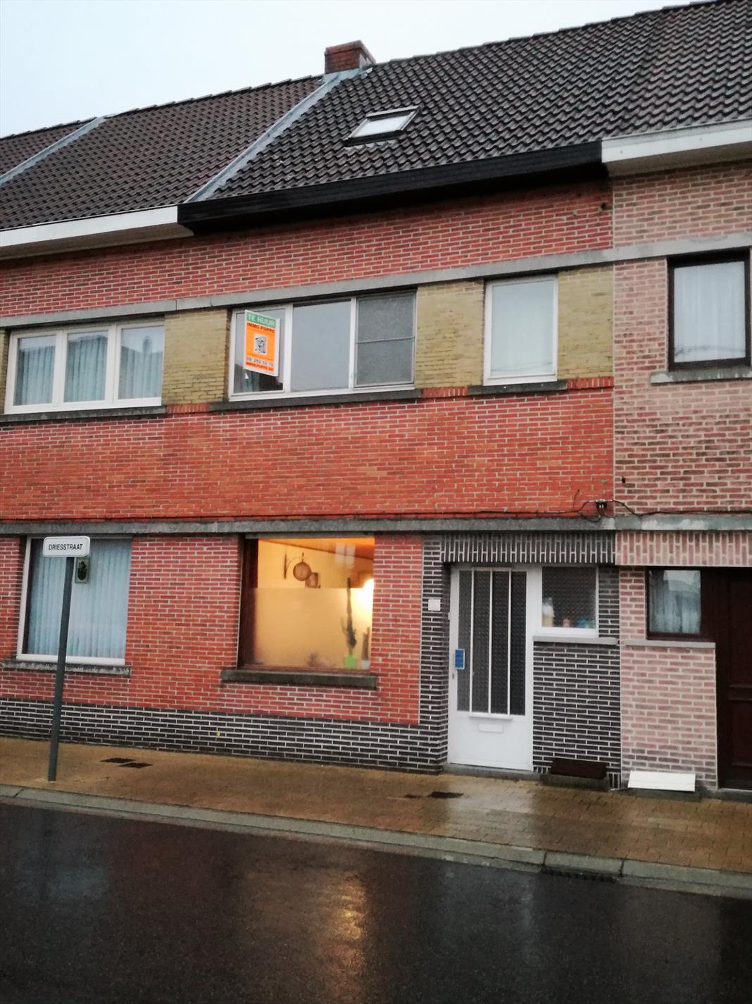 Ruim Huis te Huur met 3 Slaapkamers: Ideale Woonruimte voor Gezinnen